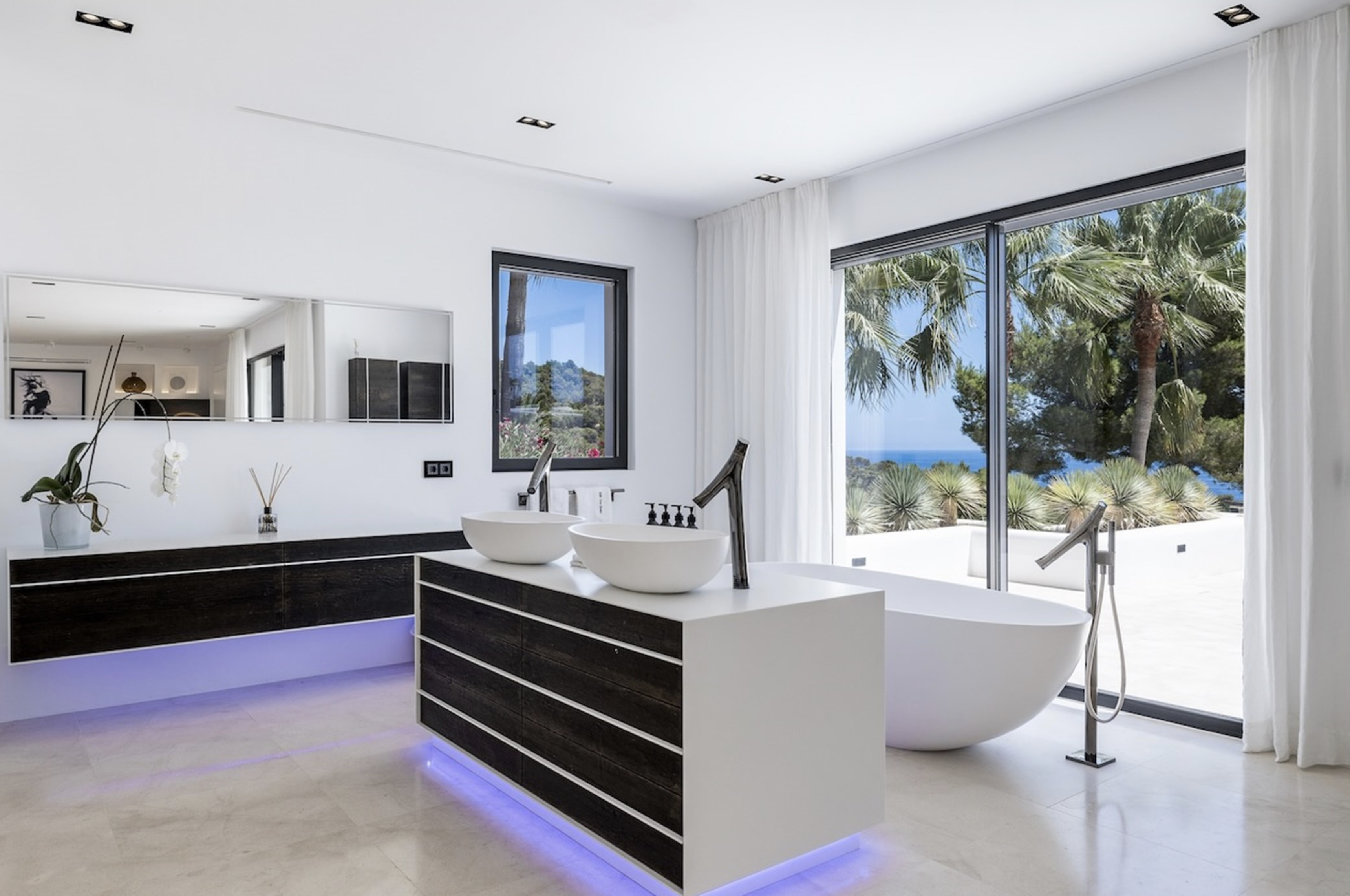 Resa Estates can nemo luxury villa Pep simo Ibiza bathroom.png